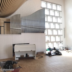 Die Orgel wird aufgebaut 